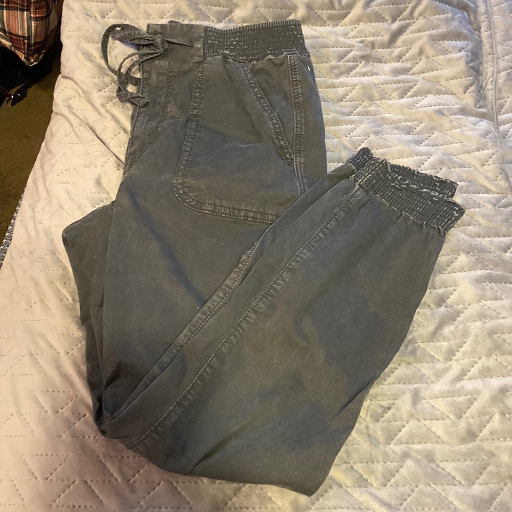 Grey mom-style bottoms